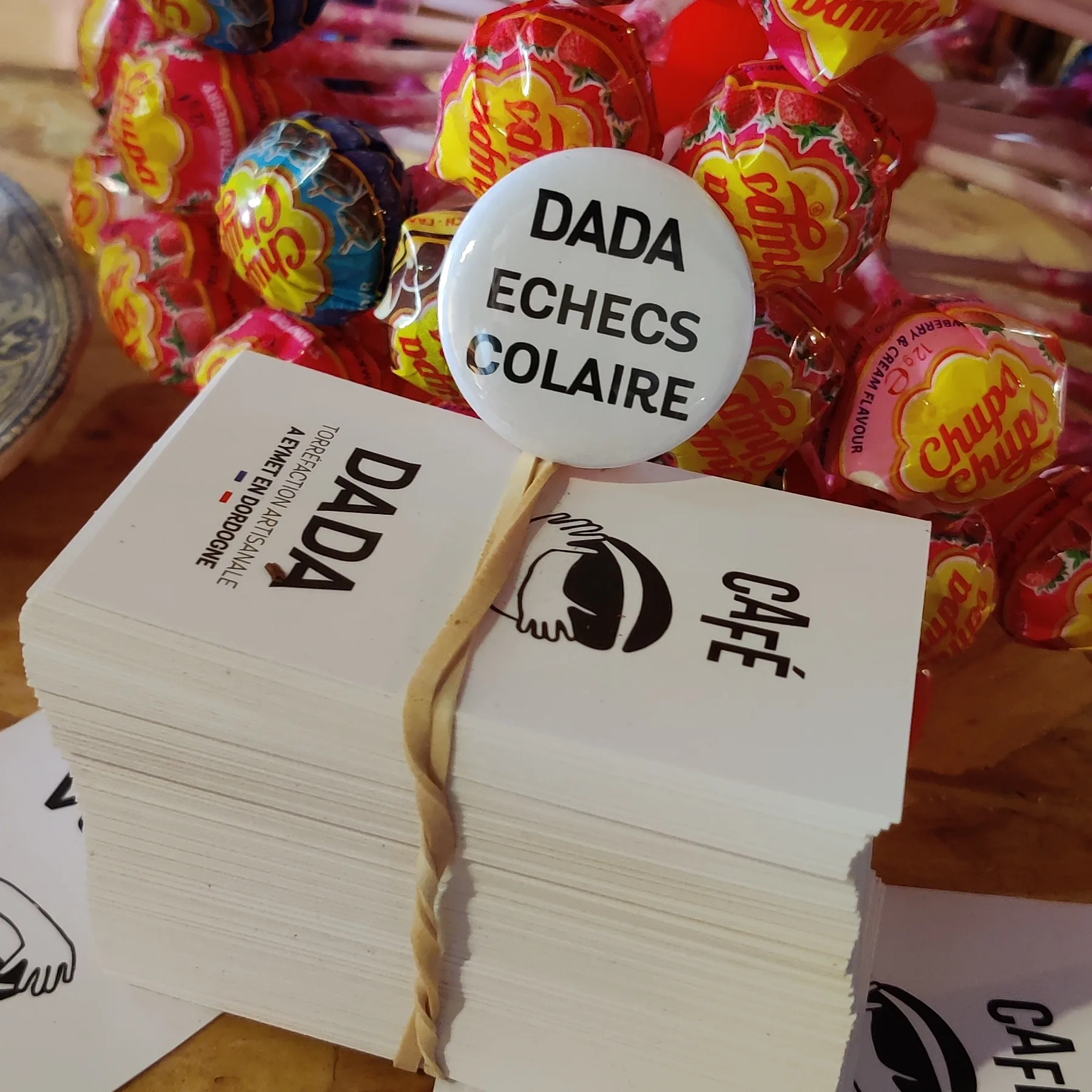 Sachets et badge imprimés pour le torréfacteur Dada, à Eymet